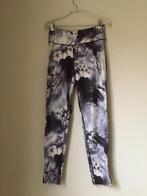 L.B.C. Broek/Legging grijs paars mitief maat L, Kleding | Dames, Overige kleuren, Maat 42/44 (L), Ophalen of Verzenden, Zo goed als nieuw