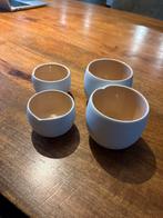 Set van 4 Nespresso koffie kopjes, Ophalen of Verzenden, Zo goed als nieuw, Kom(men), Effen