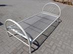Metalen logeer bed, Huis en Inrichting, Slaapkamer | Bedden, Ophalen, Gebruikt, 90 cm, Eenpersoons
