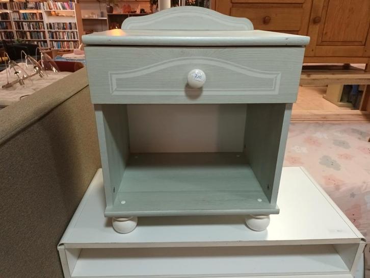 Mooie Licht Groene Nachtkastje., Huis en Inrichting, Slaapkamer | Nachtkastjes, Gebruikt, Minder dan 55 cm, Minder dan 45 cm, Ophalen