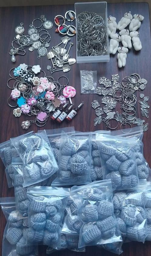 Partij sleutelhangers ook DIY knutselmaterialen webshops, Hobby en Vrije tijd, Knutselen, Nieuw, Materiaal, Ophalen of Verzenden
