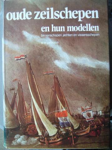 Oude Nederlandse zeilschepen en hun modellen. beschikbaar voor biedingen