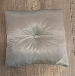 Mooi groot satijnen beige  kussen van Claudi 55x55, Ophalen of Verzenden, Zo goed als nieuw, Beige, Vierkant