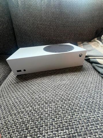 Xbox series s  beschikbaar voor biedingen