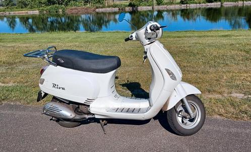 Snorscooter riva btc ivalux 50  25km/u, Fietsen en Brommers, Snorfietsen en Snorscooters, Gebruikt, Overige merken, Benzine, Ophalen