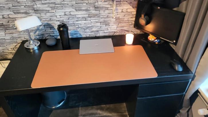 Ikea Malm bureau - zwart - 140x65 cm, Huis en Inrichting, Bureaus, Ophalen of Verzenden