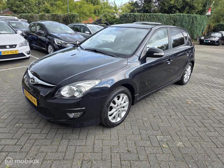 Hyundai i30 CW 1.4i i-Motion Business, Auto's, Hyundai, Bedrijf, Te koop, i30, ABS, Airbags, Airconditioning, Alarm, Bluetooth