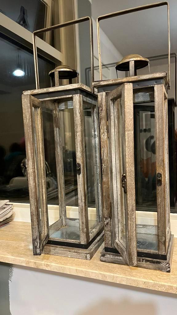 Houten Windlicht Lantaarns - Grijs, Huis en Inrichting, Woonaccessoires | Kandelaars en Kaarsen, Zo goed als nieuw, Kandelaar