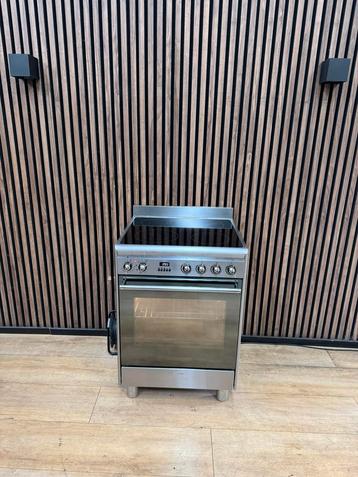 Luxe Rvs Smeg Fornuis keramisch 60 cm (Gratis bezorgen) beschikbaar voor biedingen