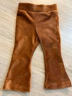 Flared broekje meisjes bruin 74, Ophalen of Verzenden, Zo goed als nieuw, Meisje, Broekje