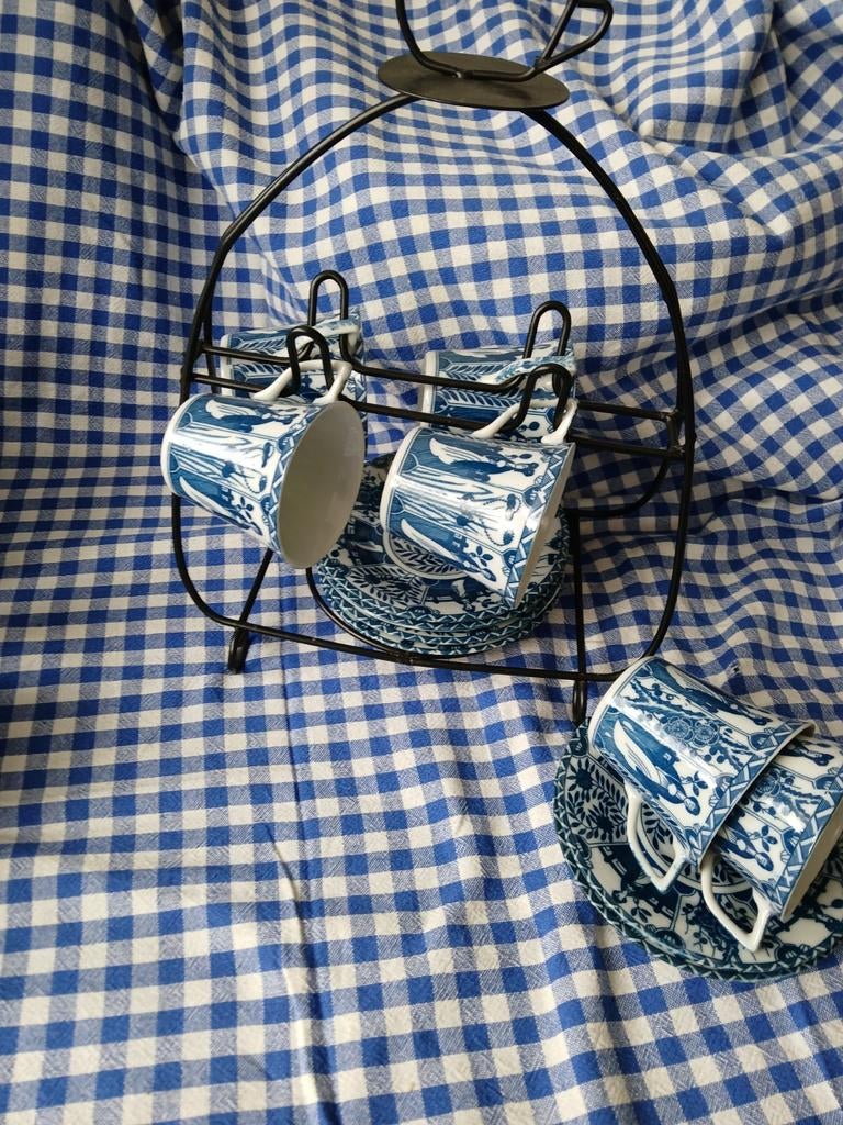 Lange lijs kop en schotels met rekje 4st  €9,95, Ophalen of Verzenden