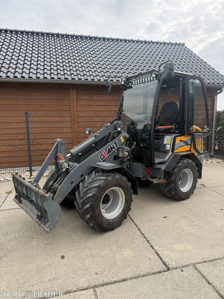 Giant g2500extra met cabine 700 uur !, Zakelijke goederen, Machines en Bouw | Kranen en Graafmachines, Wiellader of Shovel, Ophalen of Verzenden