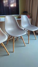 Eames replica eetkamerstoelen 4 voor €50 of per stuk €15, Gebruikt, Vier, Ophalen, Hout