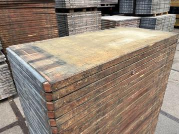 Houten steenschotten , circa 65,5 x 140 voor vele doeleinden beschikbaar voor biedingen