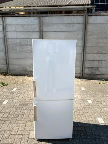AEG Koelvriescombinatie 235L–Energiezuinig, Stil In Topstaat beschikbaar voor biedingen