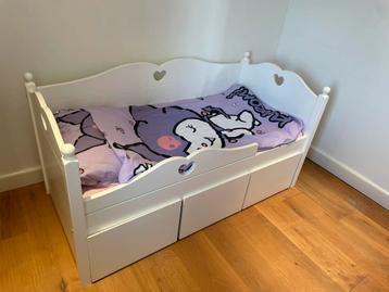 Junior Bedbank Emma met dekbedset en matrasbeschermers beschikbaar voor biedingen
