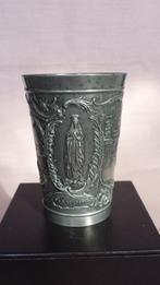 Souvenir LOURDES-BEKER in TIN ~ oude BEDEVAART-BEKER Lourdes, Ophalen of Verzenden, Gebruikt, Overige typen, Christendom | Katholiek