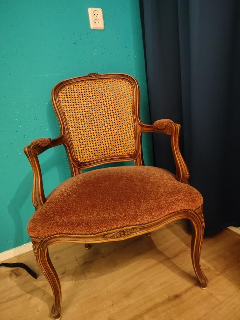 Ouderwets stoeltje met roze bekleding, Ophalen of Verzenden