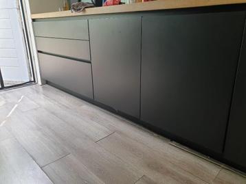 Zwarte melamine keukenfrontjes voor hoge en lage kasten beschikbaar voor biedingen