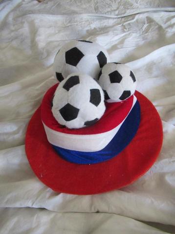 luxe feesthoed VOETBAL HOED / carnaval / nl vlag, oranje beschikbaar voor biedingen