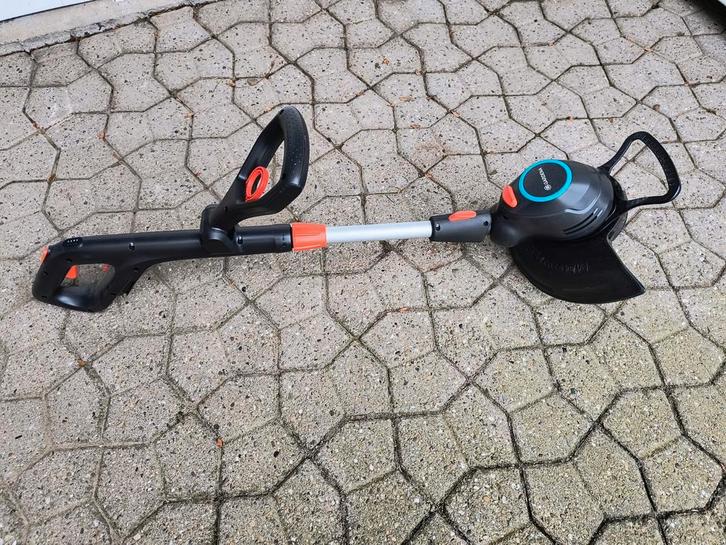 Gardena ComfortCut 23/18V P4A - ZGAN (Zonder Accu), Tuin en Terras, Grastrimmers, Zo goed als nieuw, Accu, 10 tot 30 cm, Ophalen