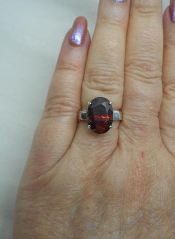 Zilveren vintage ring met rode steen maat 16.25 nr.122 beschikbaar voor biedingen