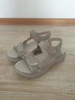 Grijsbruine Sandalen - Maat 36 - Volledig nieuw, Ophalen of Verzenden, Nieuw, Sandalen of Muiltjes