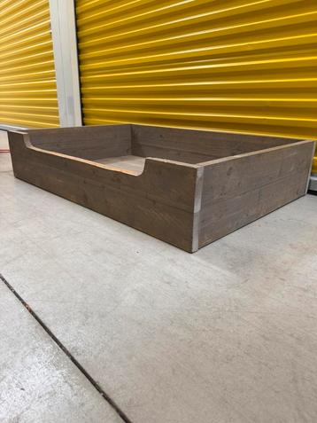 Honden mand van steigerhout grey met kussen beschikbaar voor biedingen