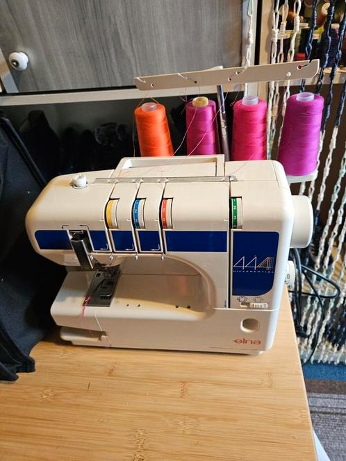 Te Koop Elna Coverlockmachine z.g.a.n, Hobby en Vrije tijd, Naaimachines en Toebehoren, Zo goed als nieuw, Lockmachine, Ophalen