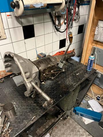 Mopar a833 2 speed chrysler 4 speed big block bellhouse beschikbaar voor biedingen