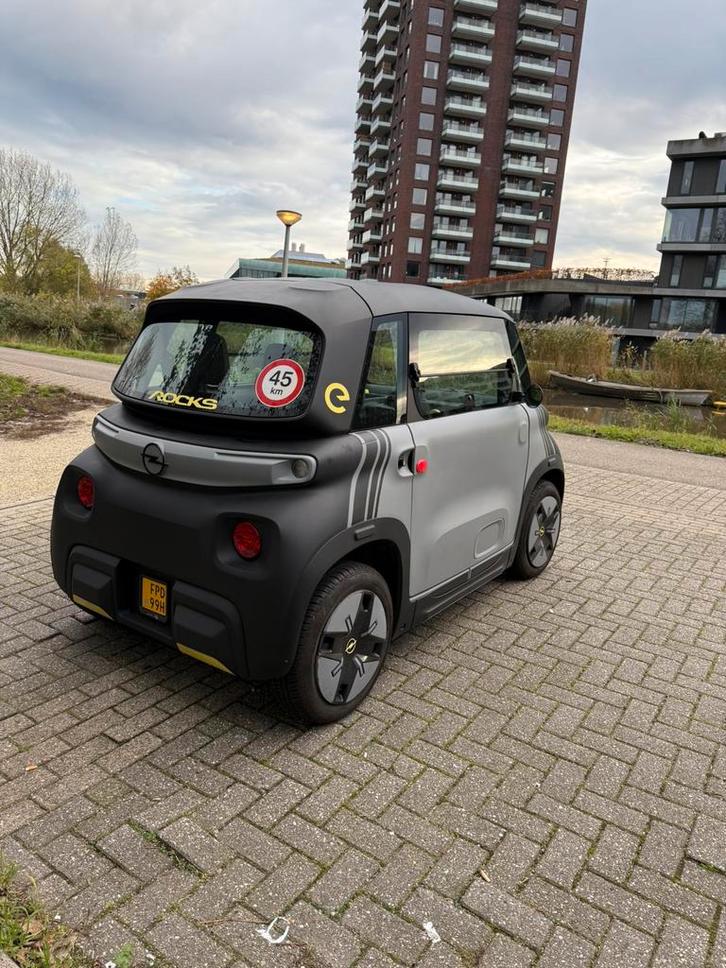 Opel Rocks-e , Slechts 3.812 km,  Apple CarPlay, Diversen, Brommobielen en Scootmobielen, 46 km of meer, 16 km/u of meer, Ophalen