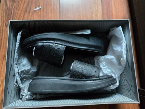 Alexander McQueen 42 slippers origineel in doos gucci Dior, Kleding | Heren, Schoenen, Gedragen, Slippers, Zwart, Ophalen of Verzenden