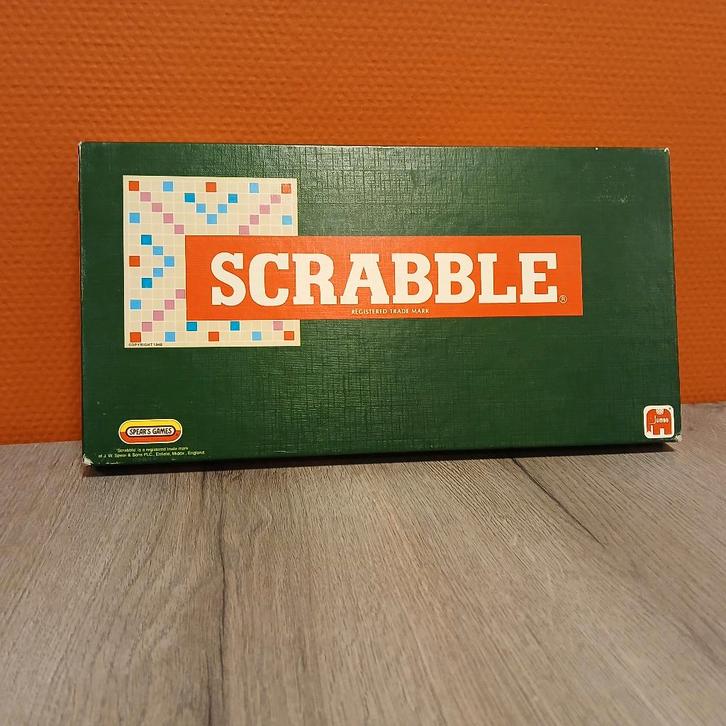 scrabble, Hobby en Vrije tijd, Gezelschapsspellen | Bordspellen, Gebruikt, Een of twee spelers, Drie of vier spelers, Ophalen of Verzenden