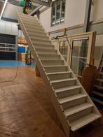 Houten trap, Doe-het-zelf en Verbouw, Ladders en Trappen, Ophalen, Zo goed als nieuw, Trap, 4 meter of meer