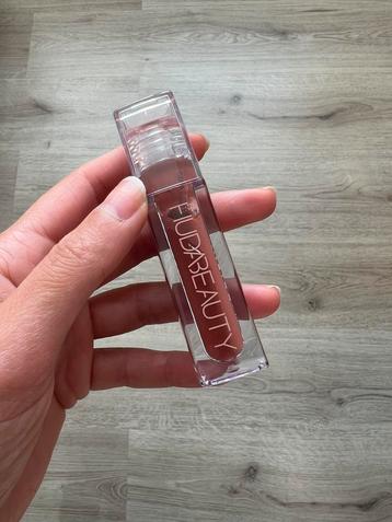 Huda beauty - Faux filler beschikbaar voor biedingen