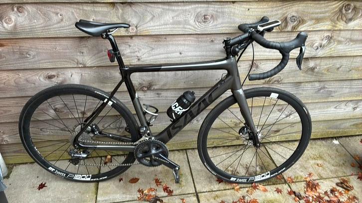 Isaac Boson electrisch geschakeld kleur zwart/wit, Fietsen en Brommers, Fietsen | Racefietsen, Zo goed als nieuw, Overige merken