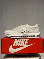 NIEUW IN DOOS! Maat 48,5 - Nike Air Max 97 Triple White Grey, Kleding | Heren, Schoenen, Verzenden, Wit, Nike, Nieuw