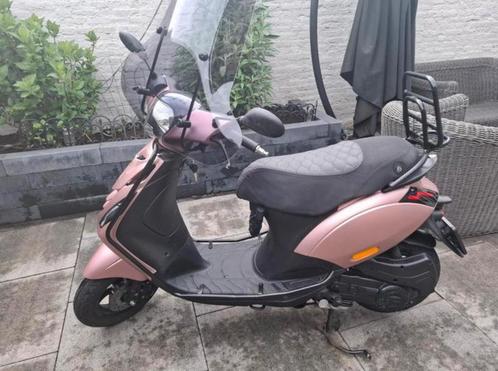 Piaggo zip matt roze 2022, Fietsen en Brommers, Scooters | Piaggio, Zo goed als nieuw, Zip, Ophalen of Verzenden