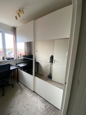 Witte PAX-kast - Schuifdeuren met spiegel beschikbaar voor biedingen