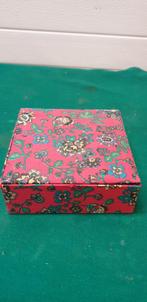 juwelendoosje bekleed met stof, Antiek en Kunst, Curiosa en Brocante, Ophalen of Verzenden