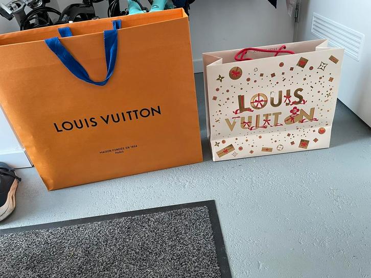 Inpak papieren tas LV en andere designers, Diversen, Cadeaupapier, Zo goed als nieuw, Ophalen of Verzenden