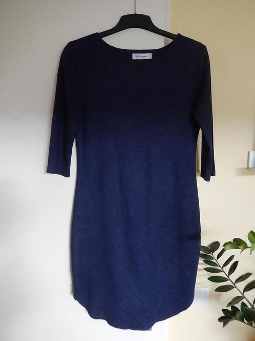 Leuke jurk van suedine maat L (40), Kleding | Dames, Jurken, Zo goed als nieuw, Maat 38/40 (M), Blauw, Boven de knie, Ophalen of Verzenden