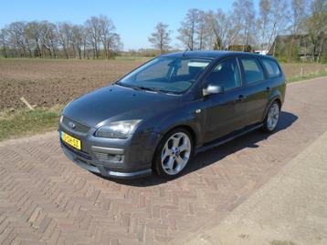 Ford FOCUS Wagon 1.6-16V Futura GT PAKKET (bj 2006) beschikbaar voor biedingen