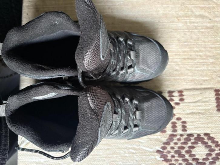 Nieuwe Dames Merrell Moab FST 3 Thermo Mid Waterproof mt 36, Sport en Fitness, Bergsport en Wandelen, Nieuw, Schoenen, Ophalen of Verzenden