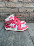 Nike Air Jordan 1 Mid Roze - Maat 39, Kleding | Dames, Schoenen, Nike Air Jordan, Ophalen of Verzenden, Sneakers of Gympen, Roze