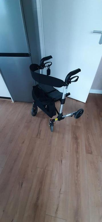 Inklapbare rollator beschikbaar voor biedingen