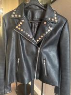 Lederen dames jack met studs en spikes, Kleding | Dames, Jasjes, Kostuums en Pakken, Ophalen of Verzenden, Zo goed als nieuw, Maat 38/40 (M)