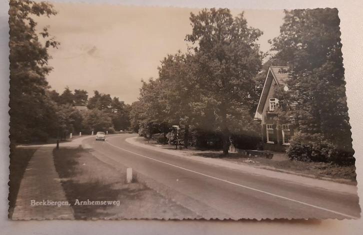 Oude Ansichtkaart Beekbergen - Arnhemseweg, Verzamelen, Ansichtkaarten | Nederland, Gelopen, Gelderland, 1940 tot 1960, Ophalen of Verzenden