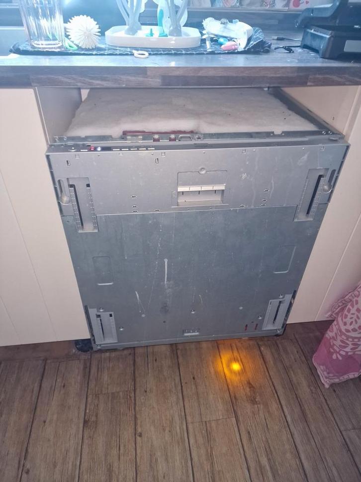 Whirlpool Inbouw Vaatwasser ( met storing 15 ), Witgoed en Apparatuur, Vaatwasmachines, Gebruikt, Inbouw, Minder dan 85 cm, Eco programma