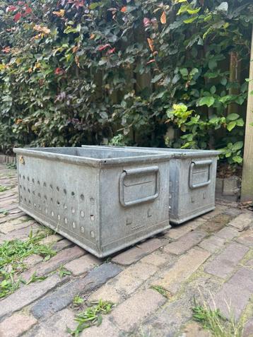 Twee oude zinken Philips/slagersbak/magazijn bak beschikbaar voor biedingen